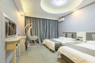 Pod Inn Hotel (Zhongshanling Xiama Fang Subway Station University of Science and Technology) Hotel in Nanjing