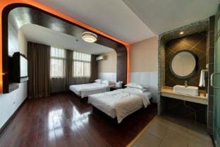 Maihua Hotel (Hangzhou Chengbei Vientiane City Haoyun Street Subway Station) Hotel in Hangzhou