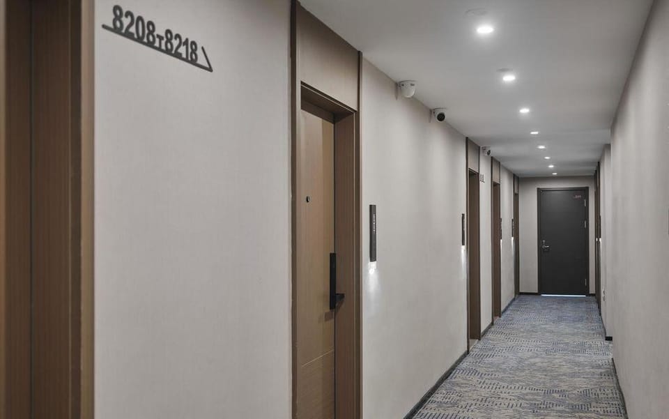 Hangzhou West Lake Lakeside Five-Star Bay Hotel (Wushan Square) Hotel in Hangzhou