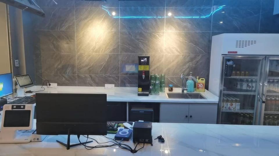 HR E-sports Hotel (Nanjing South Railway Station Jinsheng Road) Hotel in Nanjing