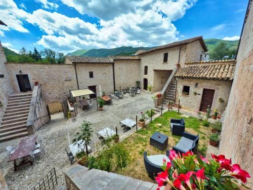 Abbazia dei Santi Felice e Mauro Hotel in Umbria
