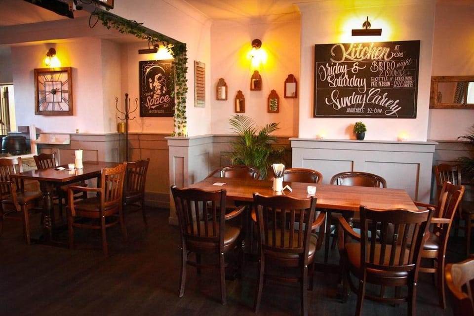 Rowton Poplars Hotel Hotel in Wales