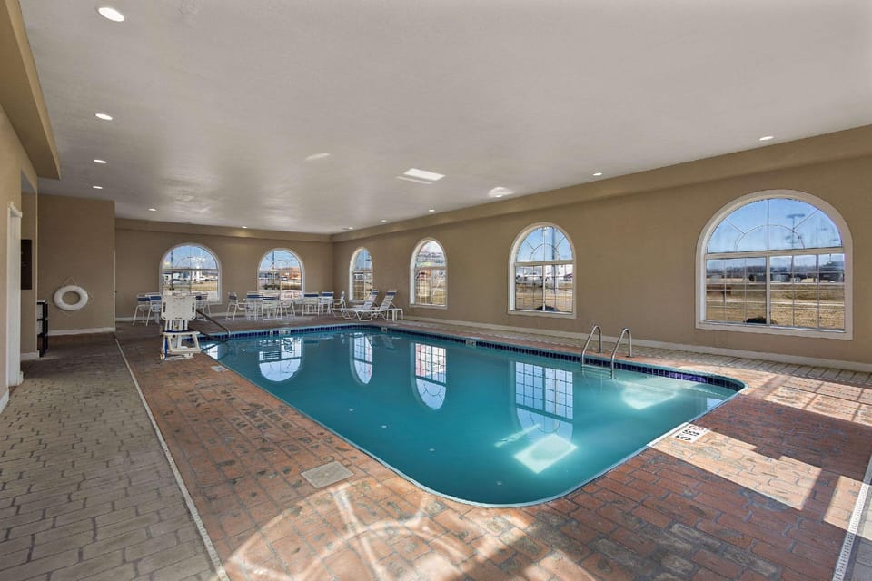 Comfort Inn Near Ouabache State Park Hotel in Indiana