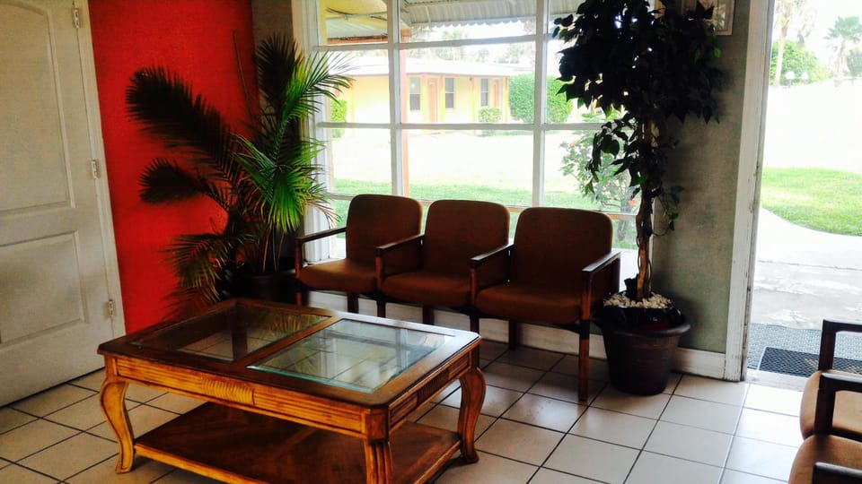 Sunset Inn- Fort Pierce, FL Motel in Fort Pierce