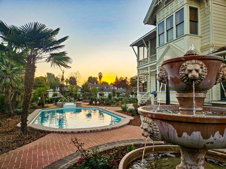 The JD Hyde Historic Inn Hotel in Visalia