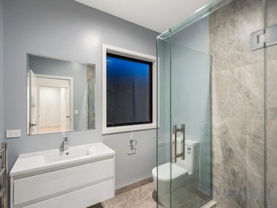 Hamilton Three bedrooms house Hotel in Hamilton