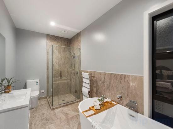 Hamilton Three bedrooms house Hotel in Hamilton