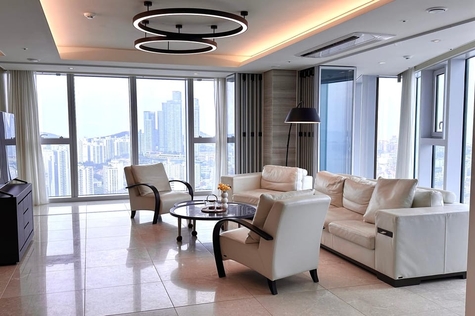 LCT Residence THE VINE Haeundae Hotel in Busan
