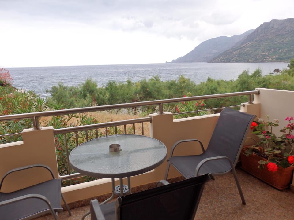 Ravdoucha Beach Studios Hotel in Crete