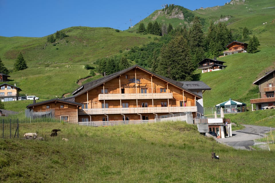Chalet Montriond - Bike & Ski Hotel in Haute-Savoie