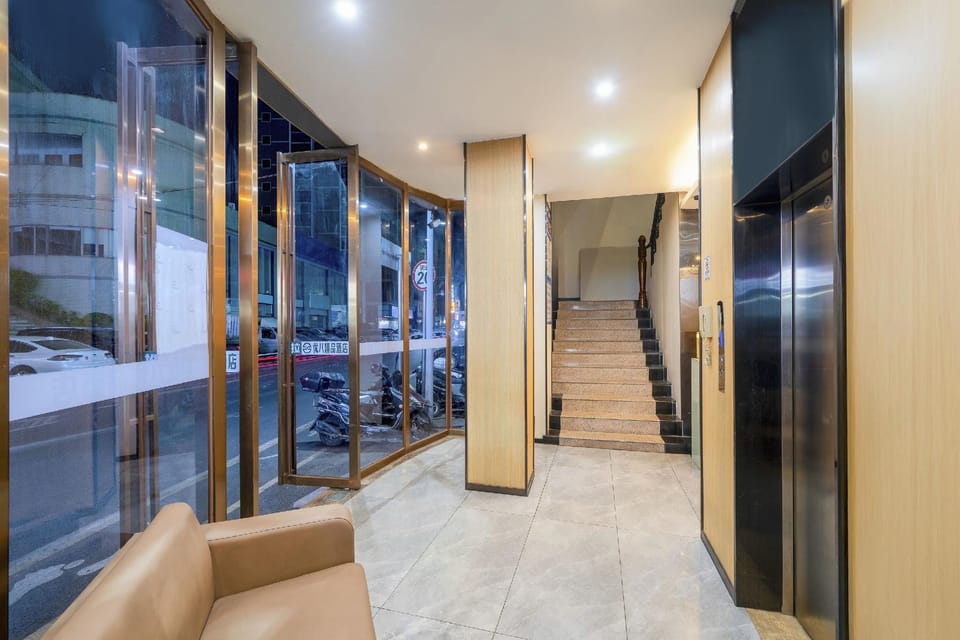 Vienna International Hotel Guangdong Huizhou Xinxu Government Plaza Hotel in Guangdong