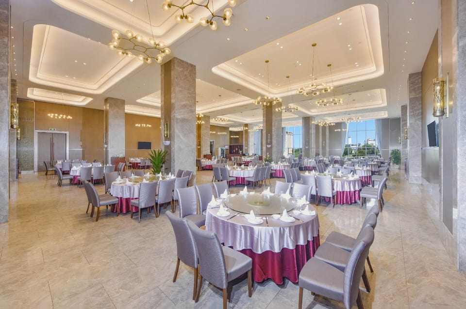 Vienna International Hotel Guangxi Fangchenggang Dongxing Port Hotel in Vietnam