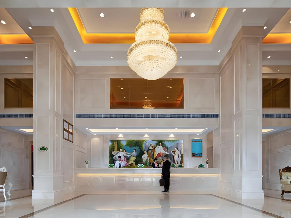 Vienna International Hotel Guangdong Jieyang High-speed Railway Station Hotel in Fujian