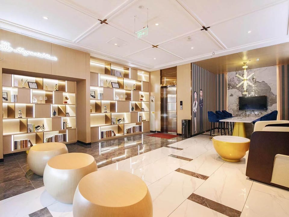 Magnotel Nanjing Jiangning Jinbao Hushu Commercial Plaza Hotel in Nanjing