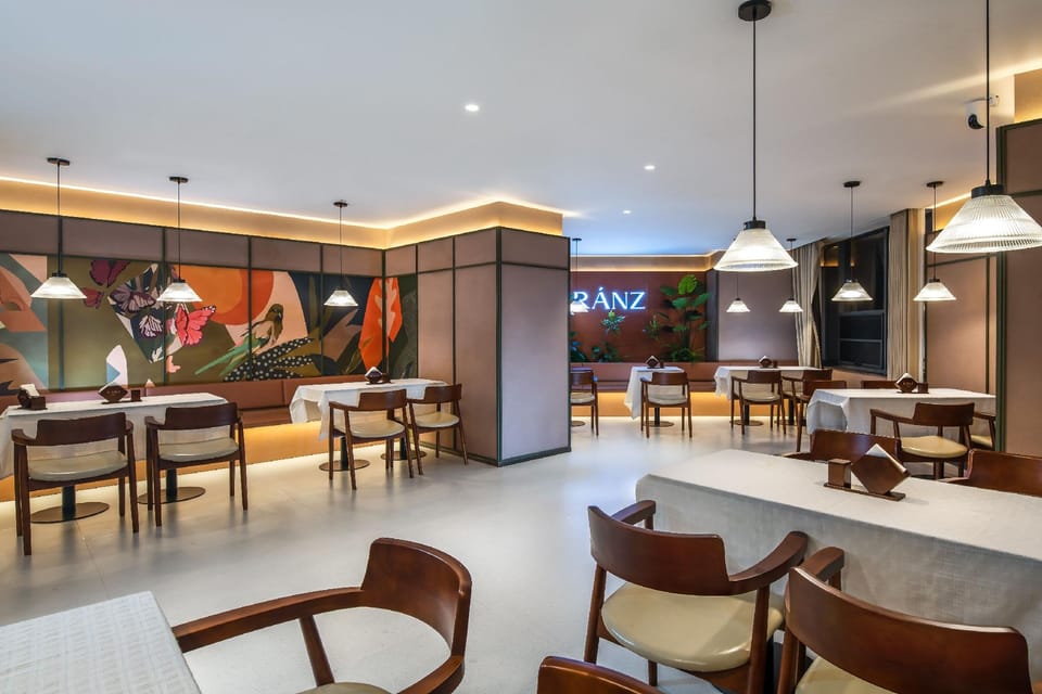 Lanzi International Hotel (Chongqing Shiqiaopu Subway Station Branch) Hotel in China