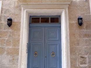 Sally Port City Pads Hotel in Valletta