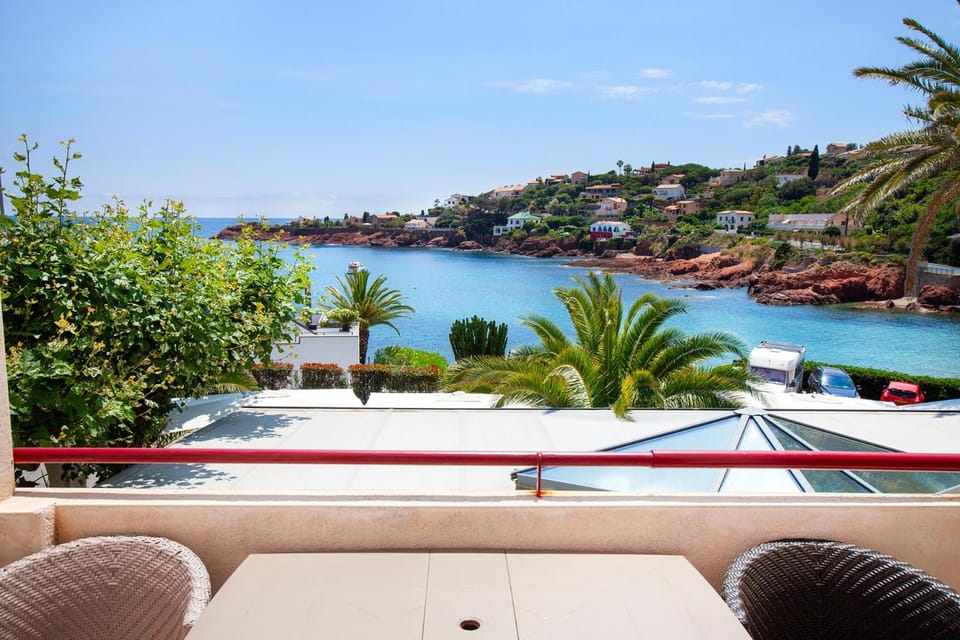Hotel et Appart Hotel Les Flots Bleus Apartment hotel in Saint-Raphael