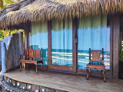 Beachfront Villa Nixie and the Sea Tabanan Hotel in Kerambitan
