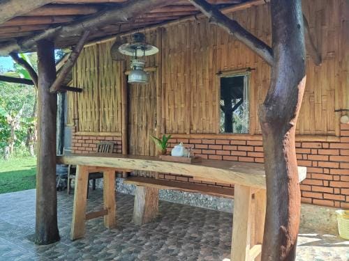 Bali mountain forest cabin Lodge in East Selemadeg