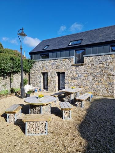 The Forum - Mountmellick - Church Hostel in Ireland