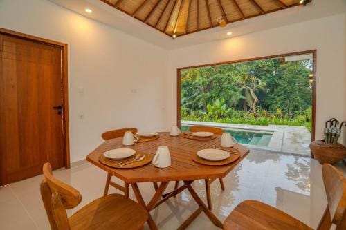 Arca Jungle View Luxury Villa Ubud Hotel in Abiansemal