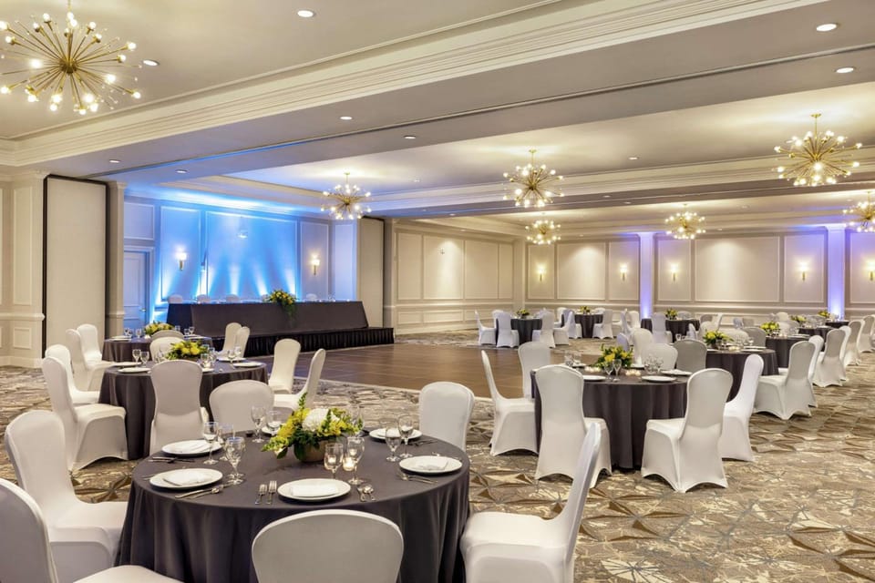 Hampton Inn & Suites New Orleans-Convention Center Hotel in Warehouse District