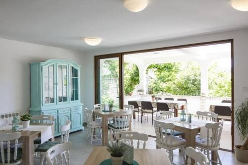Apartments and rooms by the sea Palit, Rab - 24303 Hotel in Lika-Senj County