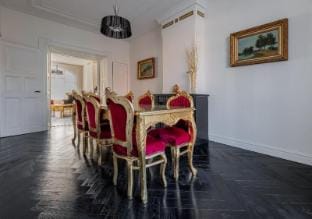 Dina-Perla Lodges: shared home in museum district Hotel in Amsterdam