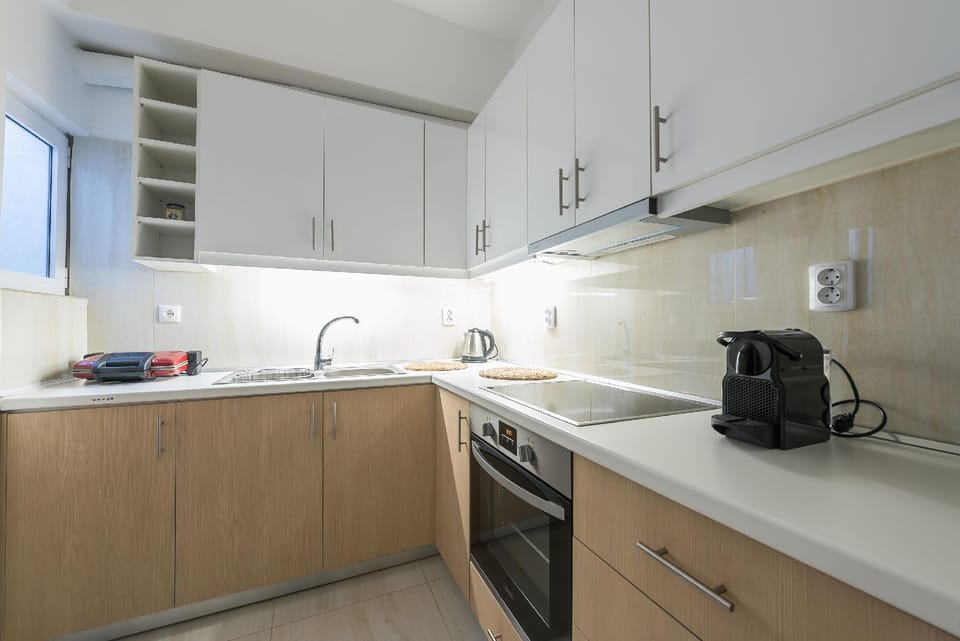 Victoria Queens Suites Apartments Hotel in Athens