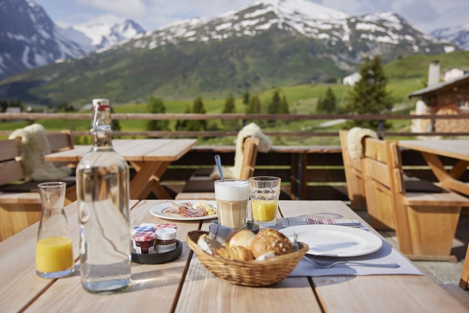 Berghuus Radons Gastro AG Hotel in Canton of Grisons
