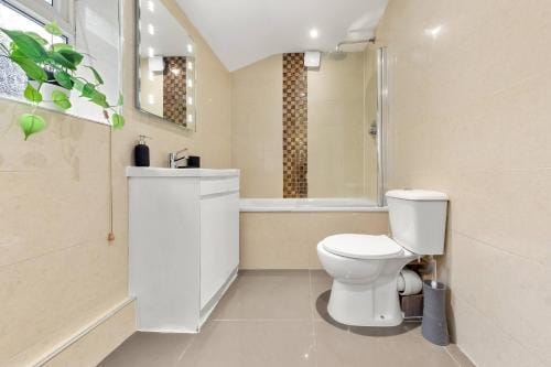 Quadruple - King Room Hotel in London Borough of Southwark