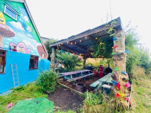 Camp Hillcrest - Bunkhouse Hostel in Tintern