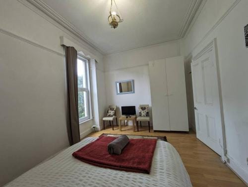 Budget Stay near Singleton Hospital 5 Hotel in Wales