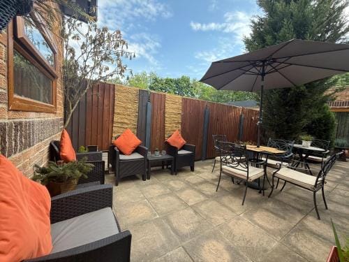 Studio C - Newly renovated private 1 bed studio near Trent Bridge Cricket Ground and National Water  Hotel in Nottingham