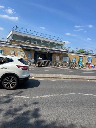 Good Priced Single Rooms in Northolt Hotel in London Borough of Ealing