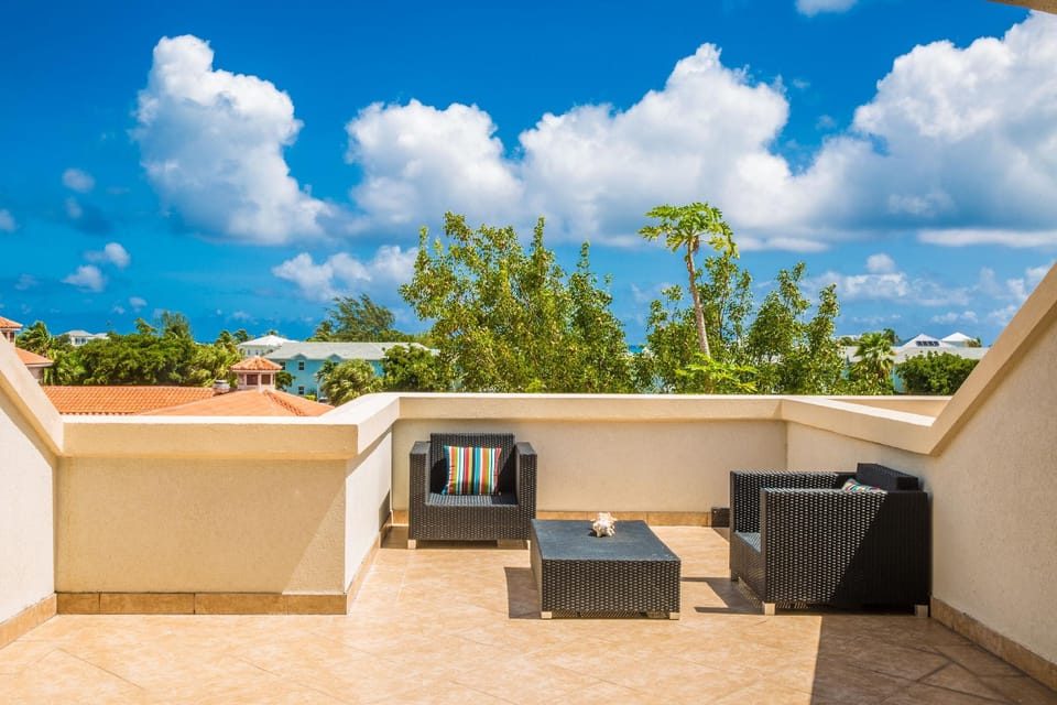 La Vista Azul Modern Condo Ocean Views Hotel in The Bight Settlement
