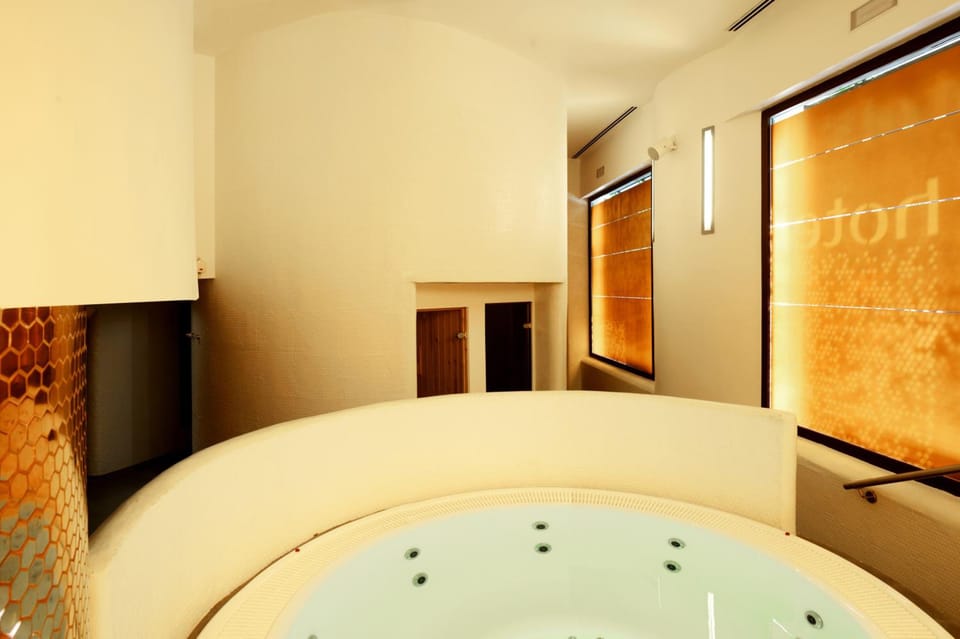 Hot tub