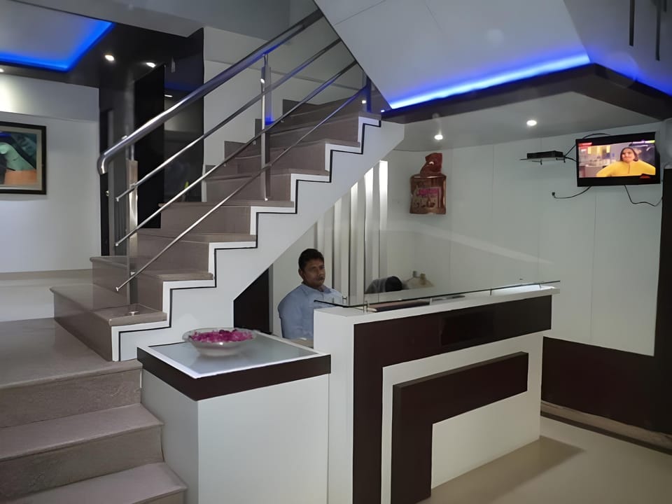 Hotel R K International Hotel in Lucknow