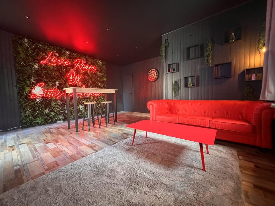 LoveRoom by Gîtes d'Armor Hotel in Brittany