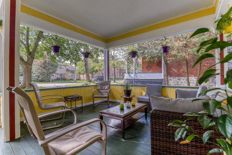 Pangea House Hotel in Gananoque