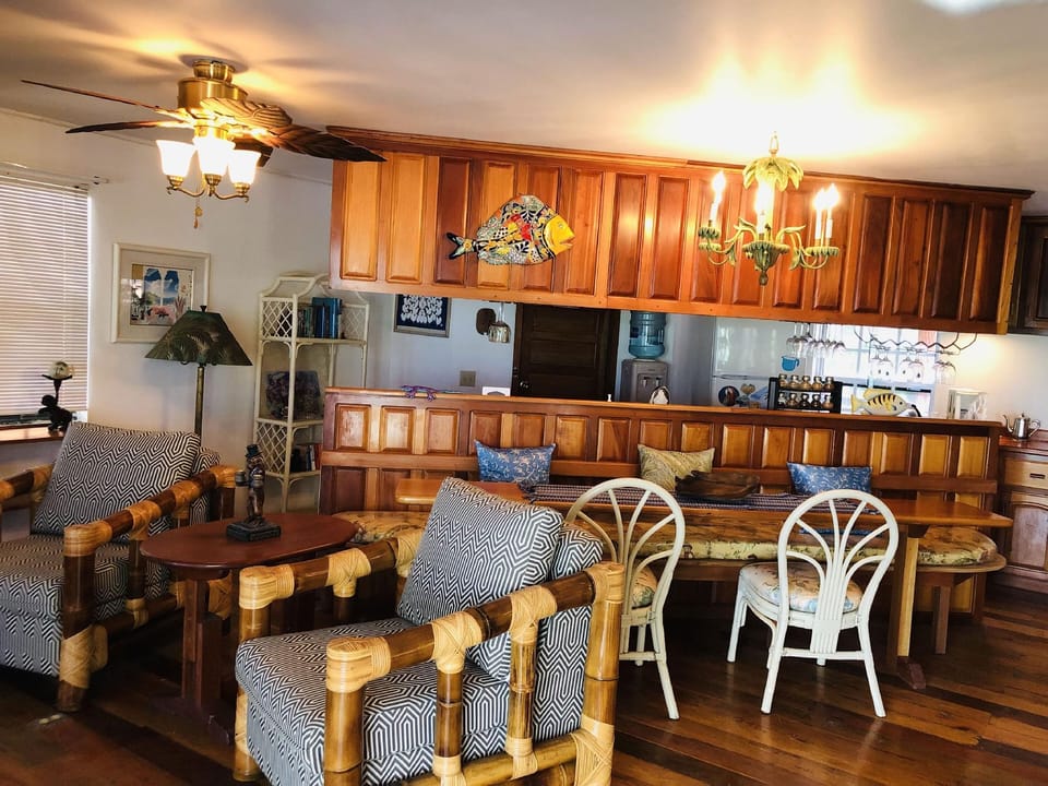 Coral Cove Inn Hotel in Stann Creek District