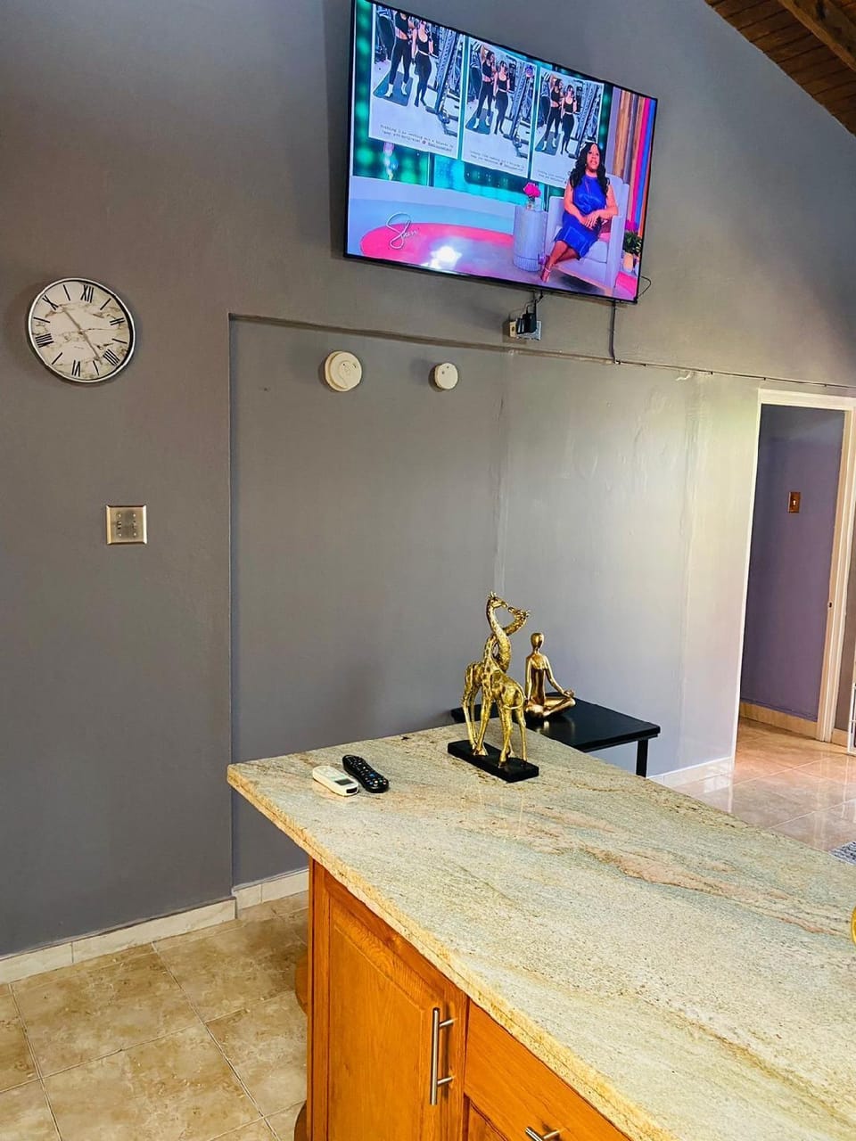 Blissett Apts your  home away from home Hotel in Kingston
