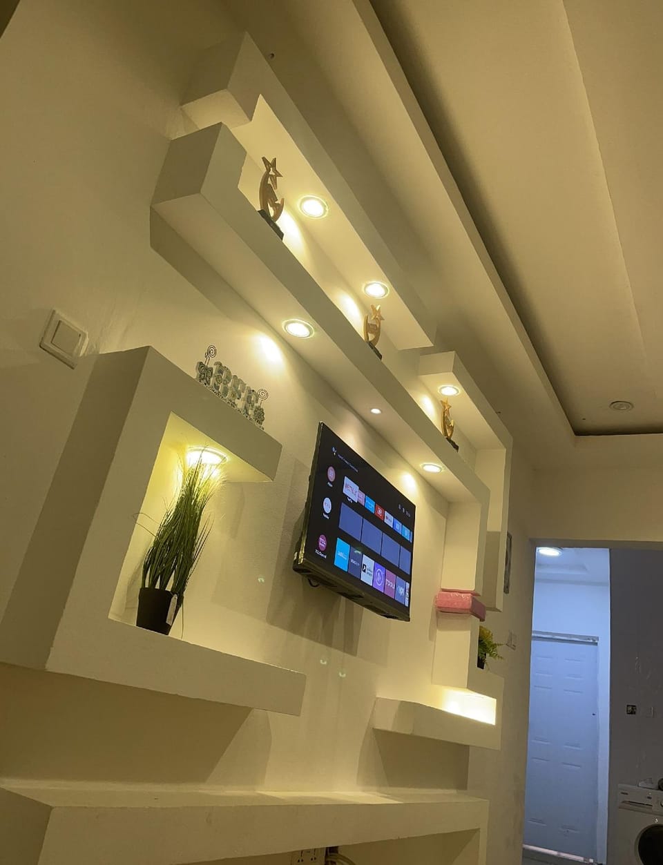 Paris homestay Hotel in Accra