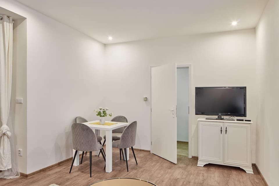 Helen Homestay Zizkov Hotel in Prague