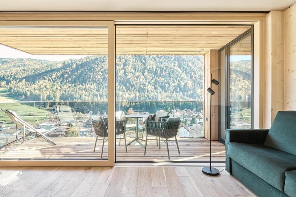 Lärchenlodge SkySpa and Whirlpool + Stubai Card Hotel in Tyrol