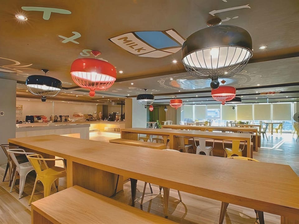 FX Hotel Kaohsiung Zhonghua Road Branch Hotel in Kaohsiung