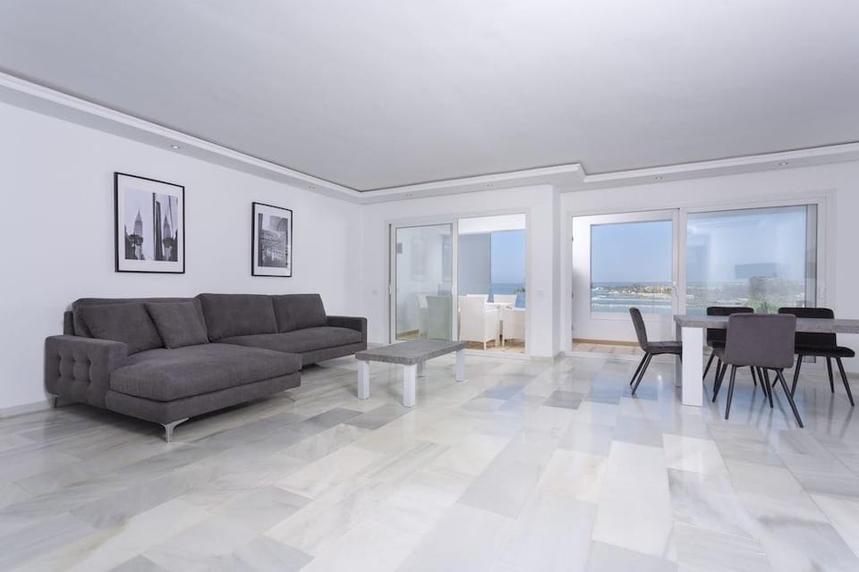 B51 Executive Flats Marbella Puerto Banus Hotel in Marbella