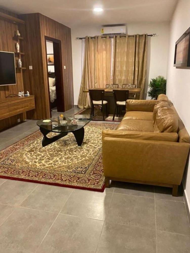 Oasis paradise Hotel in Accra