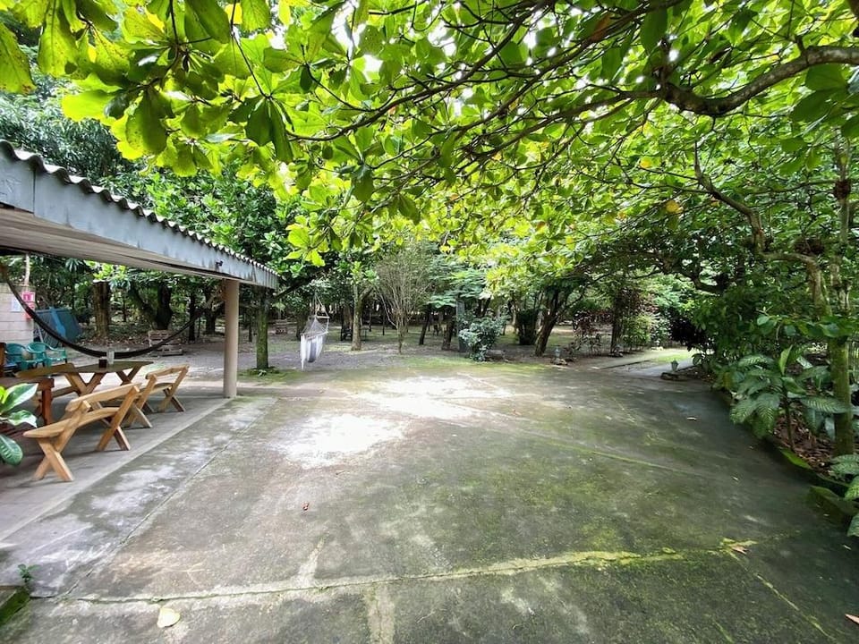 Nanda Parbat Hostal Hotel in El Salvador