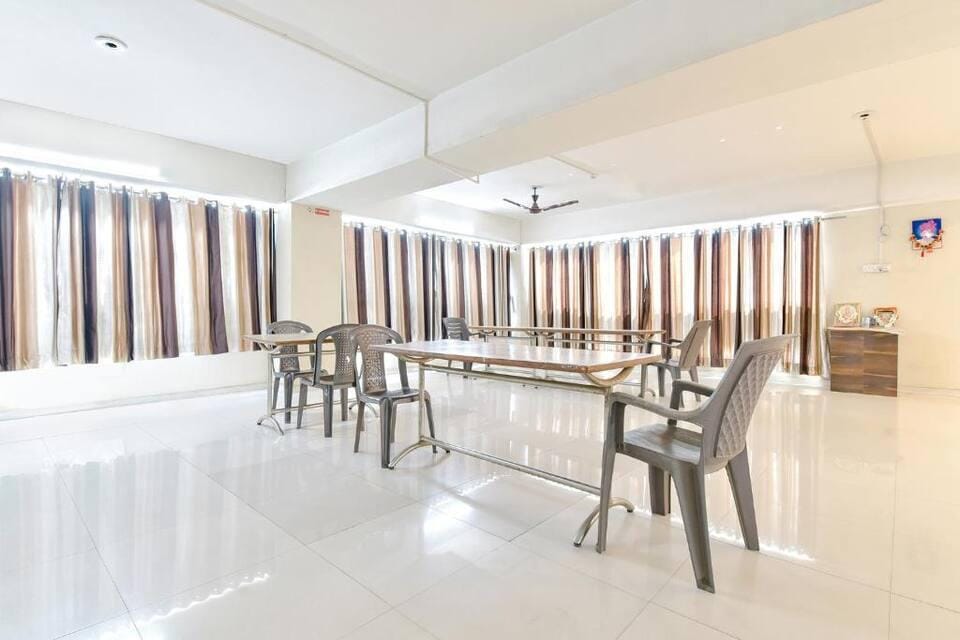 Fabhotel Apollo Hotel in Ahmedabad